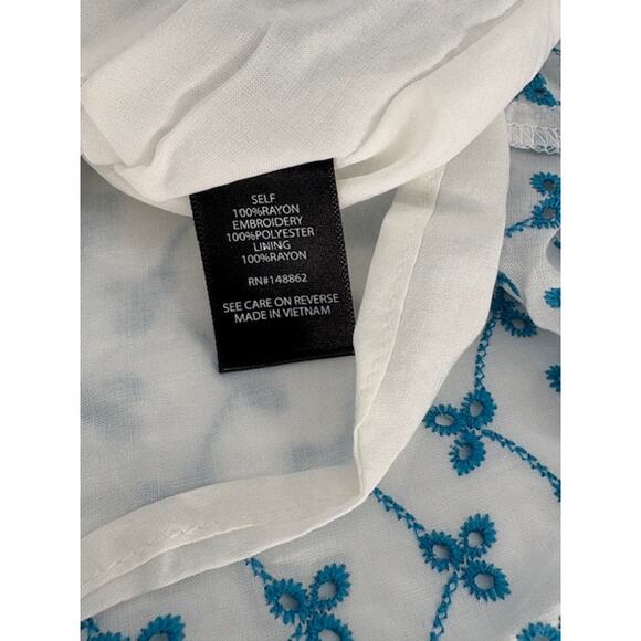 Torrid White Babydoll Tiered Top with Blue Floral Embroidered Eyelets NWT -2X - Picture 10 of 12